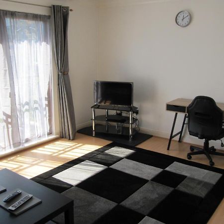 Cozy Off Road 2 Bedroom Cottage Apartment With Free Wi-Fi And Private Parking Glasgow Extérieur photo