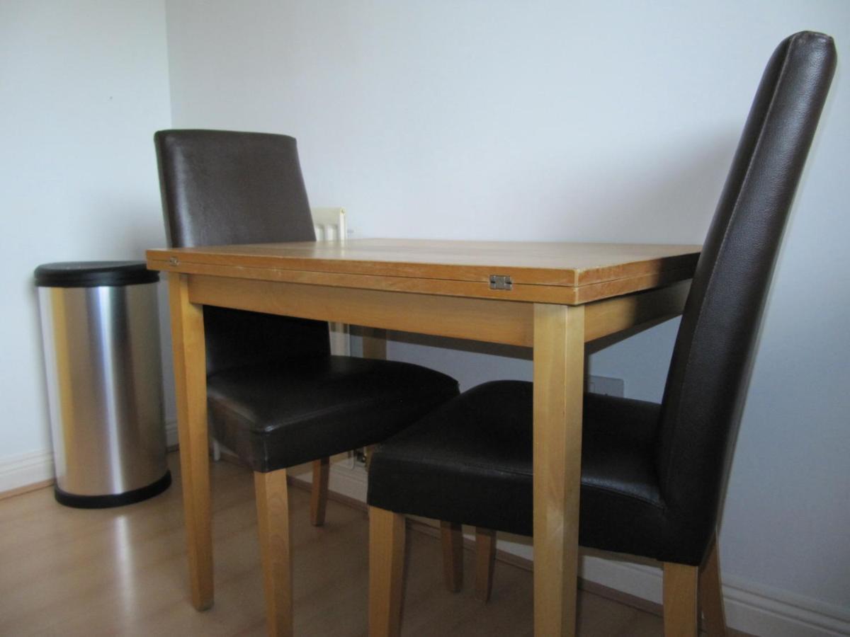 Cozy Off Road 2 Bedroom Cottage Apartment With Free Wi-Fi And Private Parking Glasgow Extérieur photo
