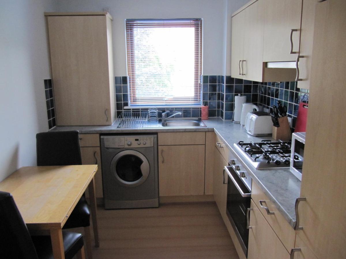 Cozy Off Road 2 Bedroom Cottage Apartment With Free Wi-Fi And Private Parking Glasgow Extérieur photo
