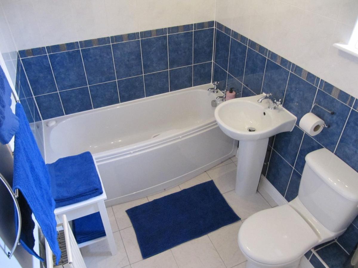Cozy Off Road 2 Bedroom Cottage Apartment With Free Wi-Fi And Private Parking Glasgow Extérieur photo