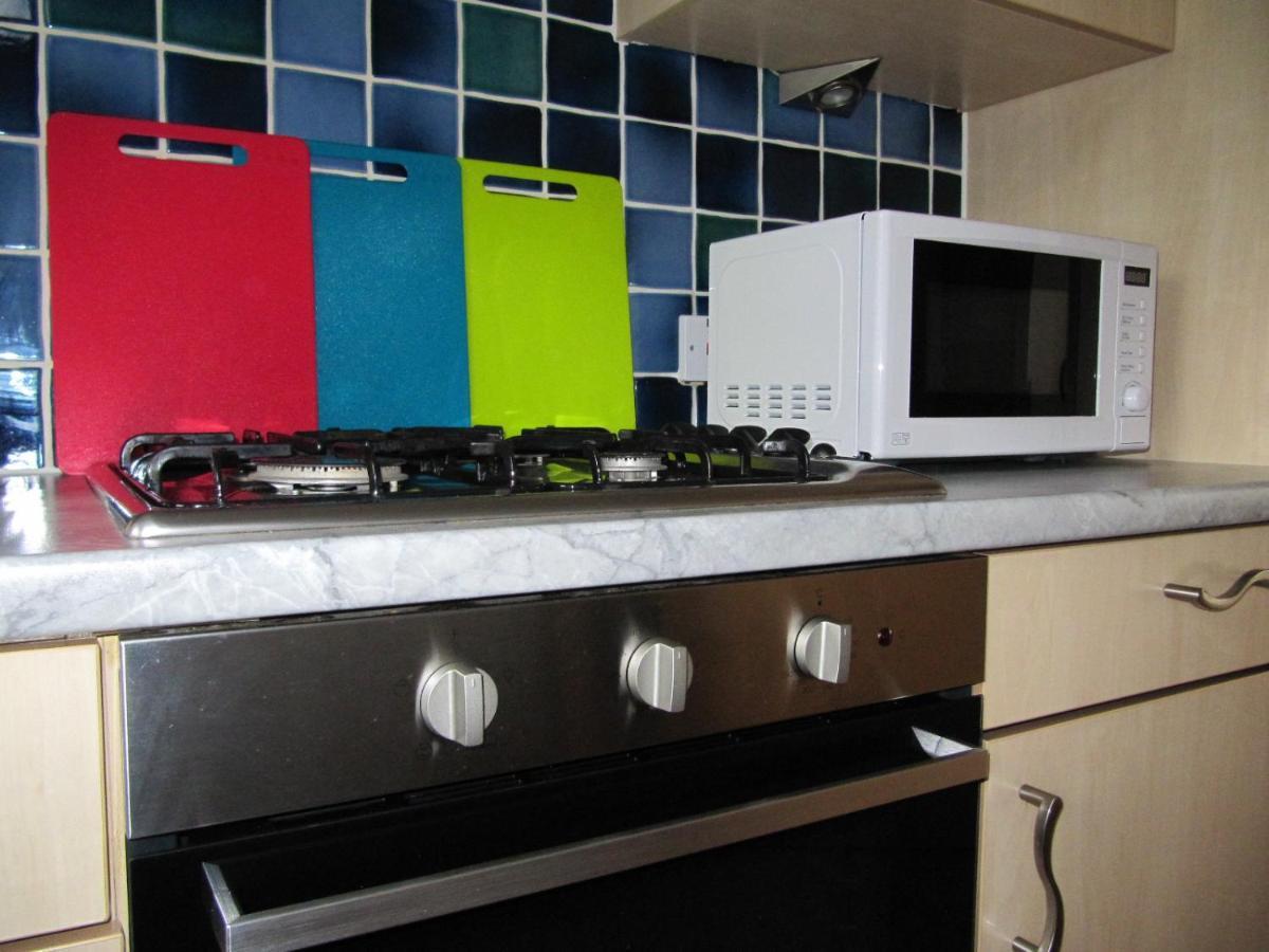 Cozy Off Road 2 Bedroom Cottage Apartment With Free Wi-Fi And Private Parking Glasgow Extérieur photo