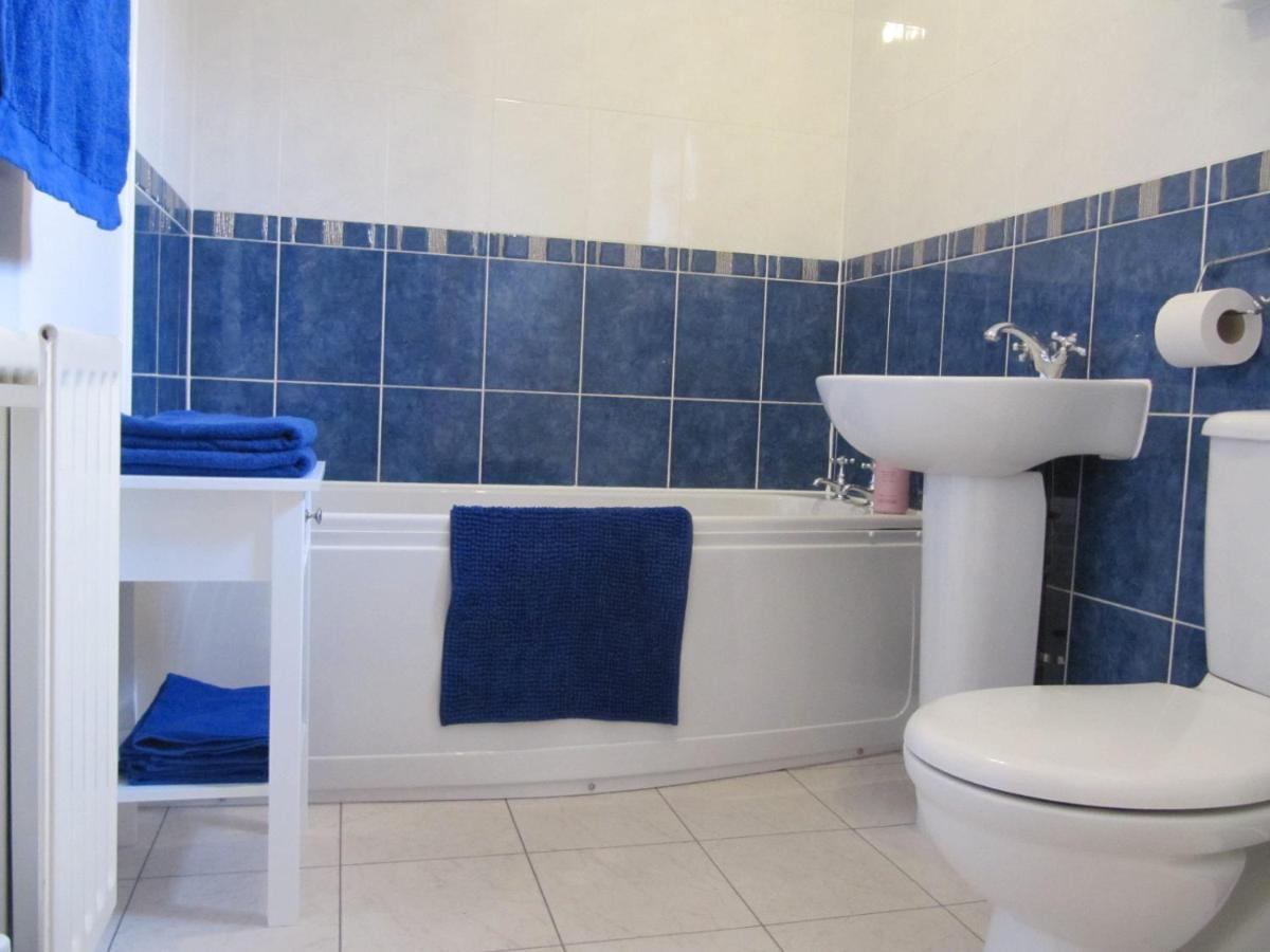 Cozy Off Road 2 Bedroom Cottage Apartment With Free Wi-Fi And Private Parking Glasgow Extérieur photo