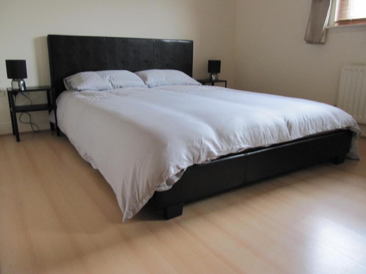 Cozy Off Road 2 Bedroom Cottage Apartment With Free Wi-Fi And Private Parking Glasgow Extérieur photo