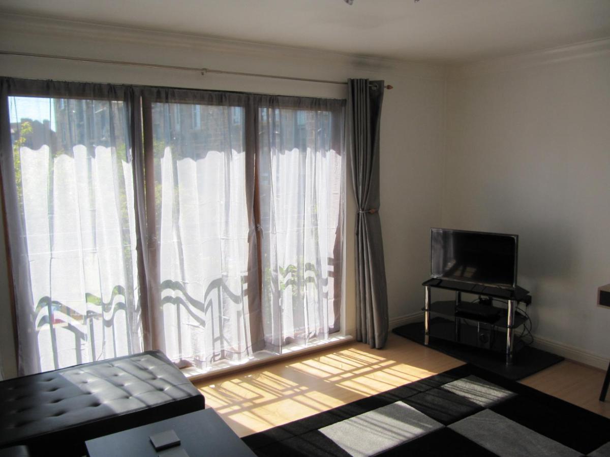 Cozy Off Road 2 Bedroom Cottage Apartment With Free Wi-Fi And Private Parking Glasgow Extérieur photo